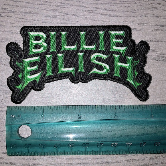 Patch Brodé à Repasser Billie Eilish - Officiellement Licencié - Idéal Pour Customiser Tes Vêtements !